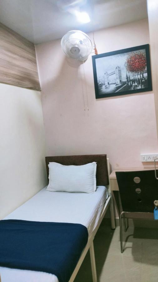 Royal Cabin Stay Mumbai Exteriör bild